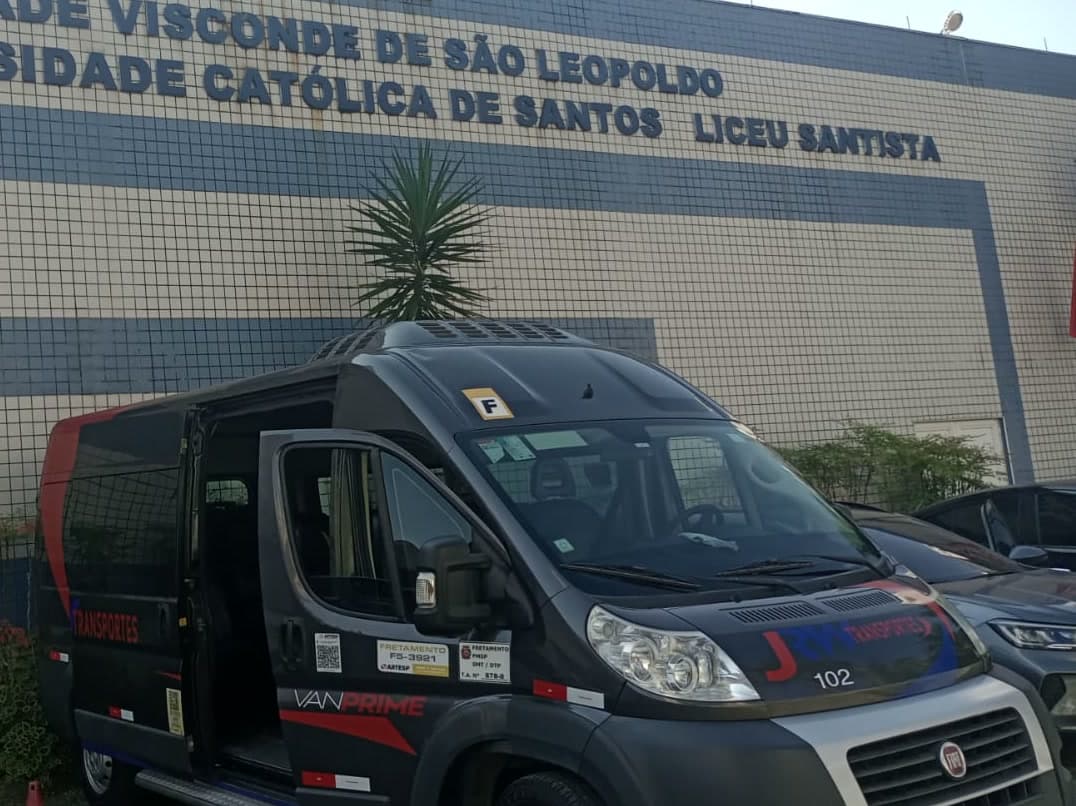 Van Fiat Ducato da JRW, até 16 passageiros