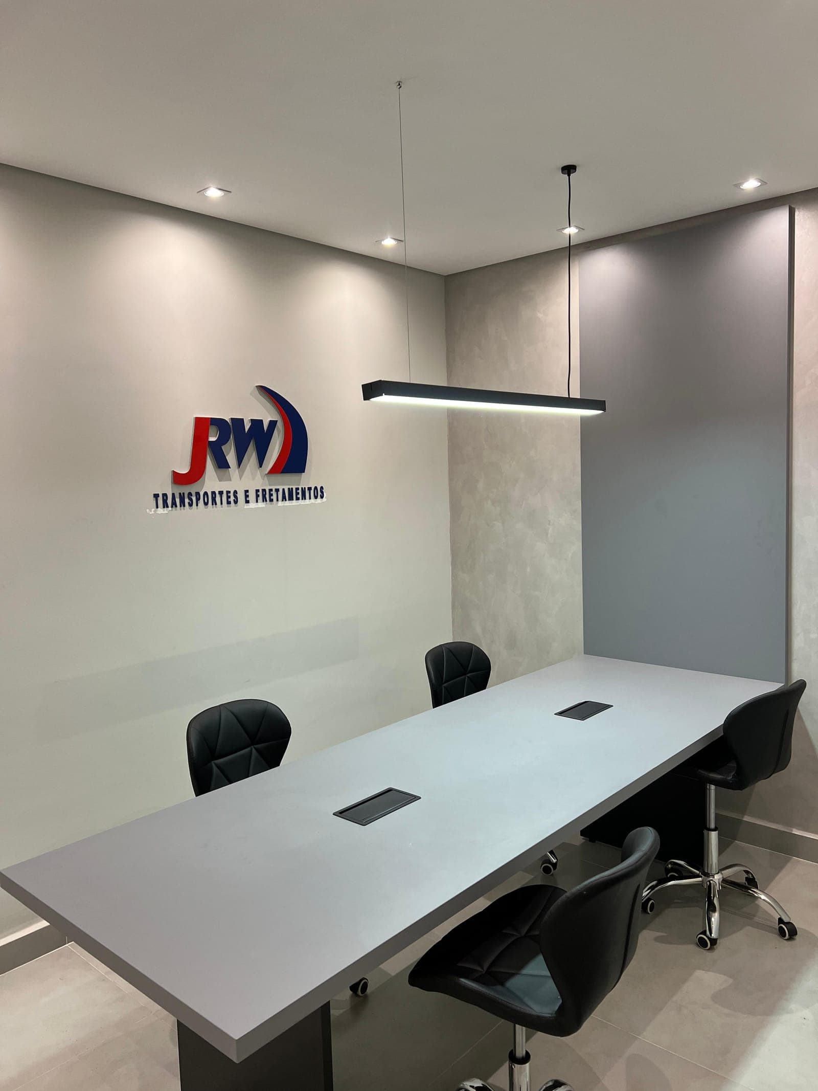 Atendimento no escritório da JRW