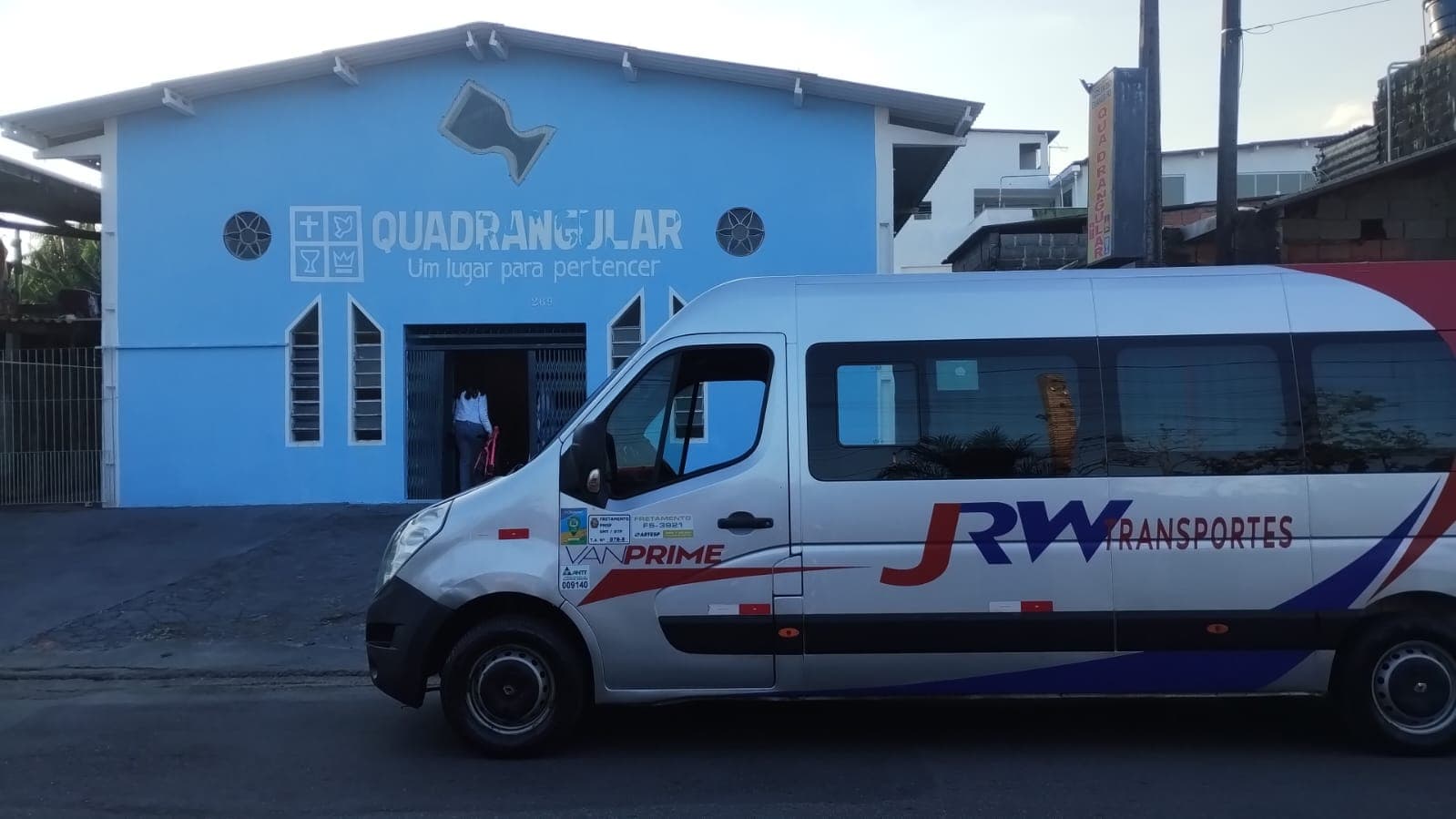 Fretamento para instituições