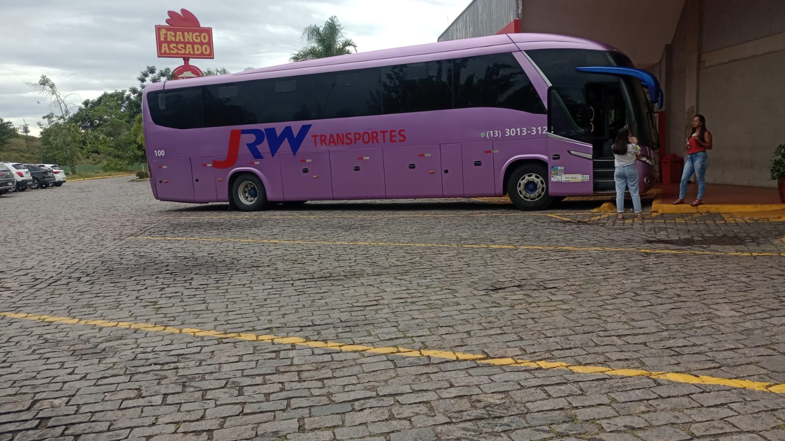 Ônibus JRW - frente com faróis